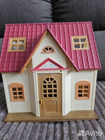 Дом Sylvanian Families, с холодильником и мебелью