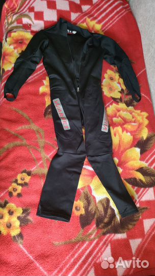 Спусковой костюм горнолыжный (спусковик)