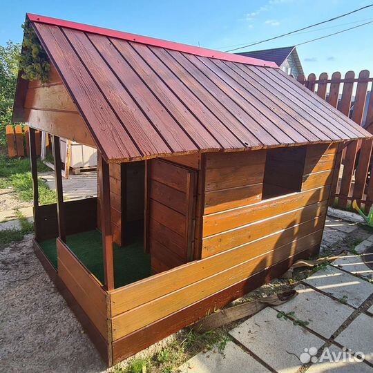 Детский игровой домик из дерева для дачи