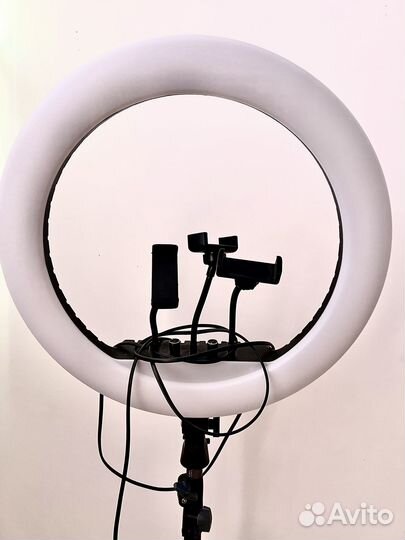 Продам кольцевую лампу