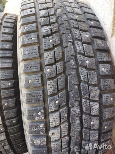 Dunlop SP Winter Ice 01 215/65 R16 102T
