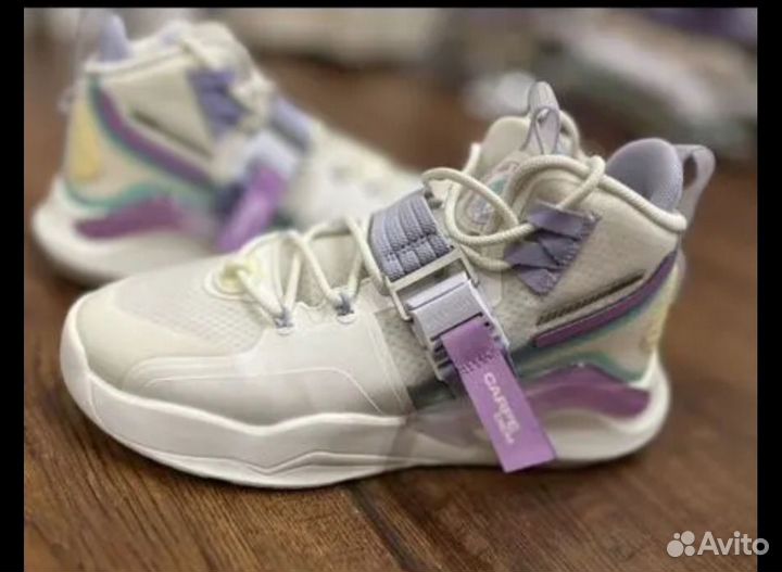 Кроссовки женские 36 размер