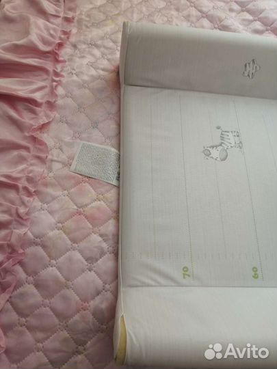 Пеленальная доска на кроватку