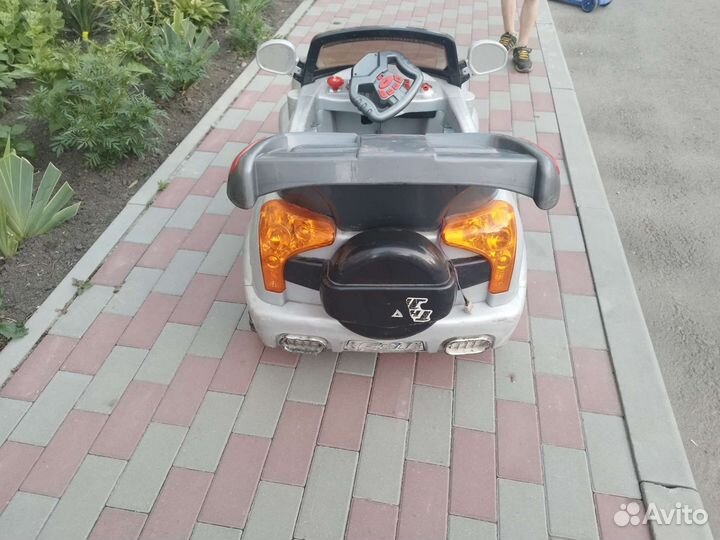 Детский электромобиль бу