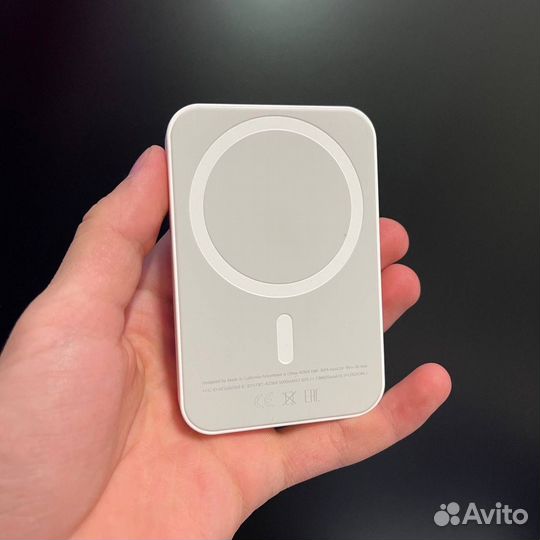 Apple MagSafe battery pack