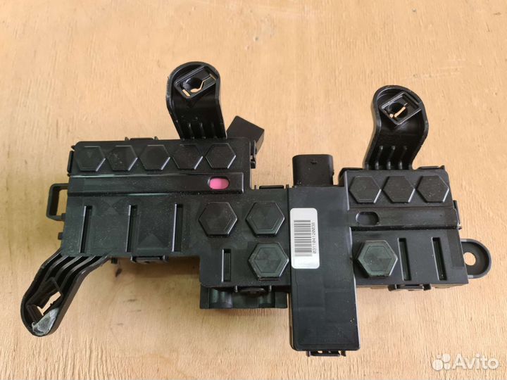 Блок силовых предохранителей Mercedes W221