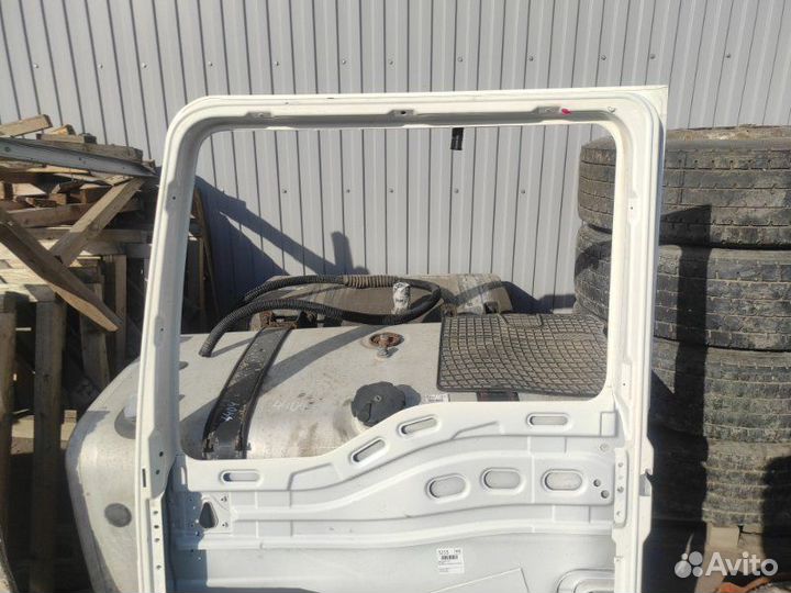 Дверь боковая правая Man Tgs