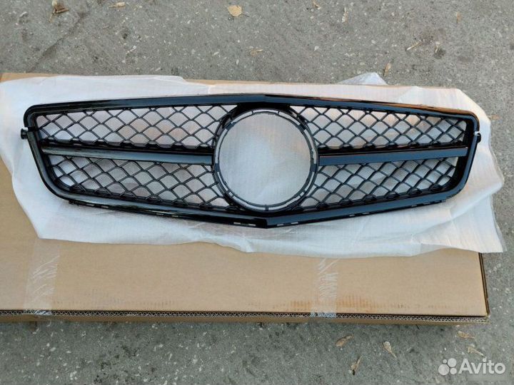 Решетка радиатора Mercedes C W204
