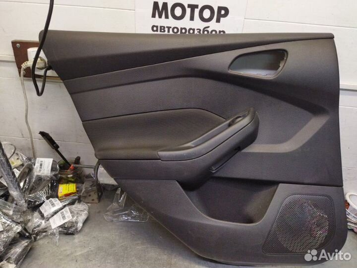 Обшивка двери задняя левая Ford Focus 3 хетчбэк
