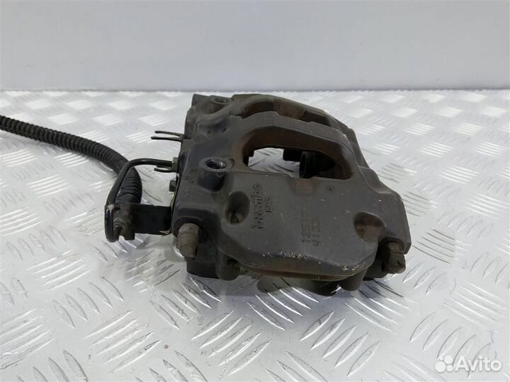 7P0615424 Суппорт задний правый Volkswagen Touareg