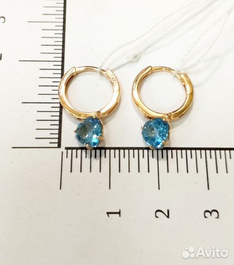 Золотые серьги с камнем