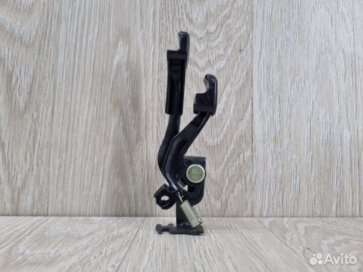 Ручка открывания лючка бензобака Hyundai Solaris 2