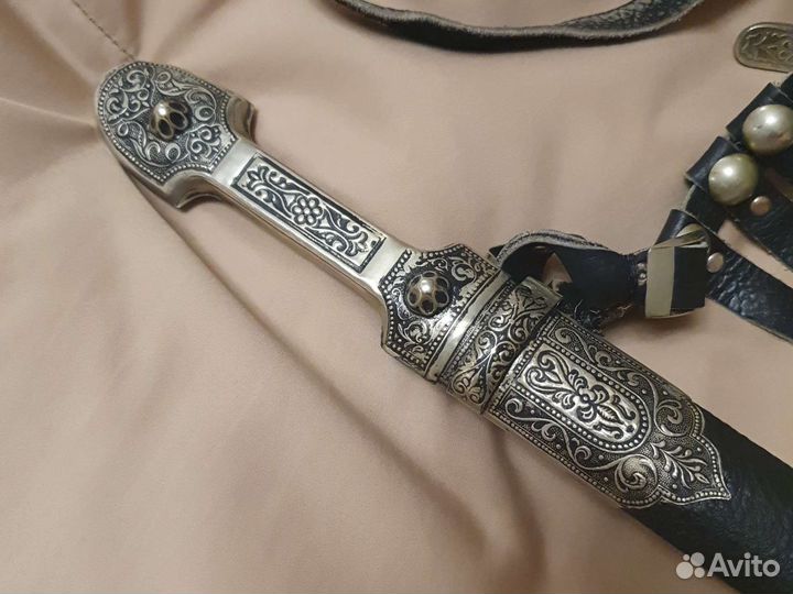 Для кавказских танцев кинжал(бутафория) и пояс