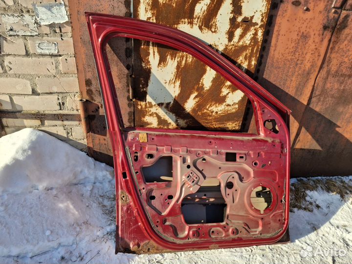 Двери на renault logan 1 передние