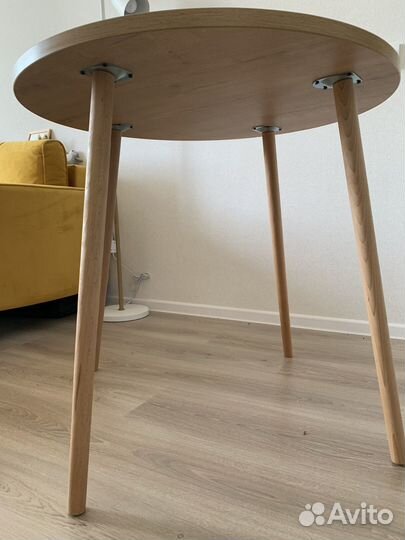 Кухонный стол круглый