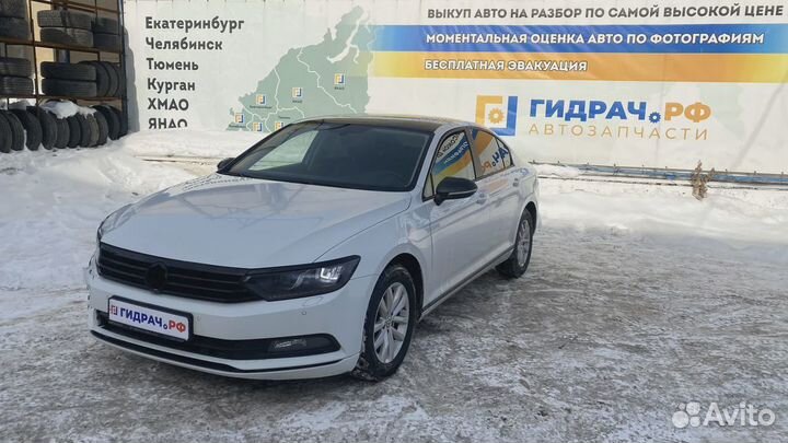 Обшивка крышки багажника Volkswagen Passat (B8) 3G