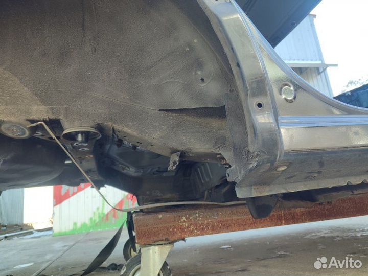 Крыло заднее правое Nissan Dualis NJ10-044718