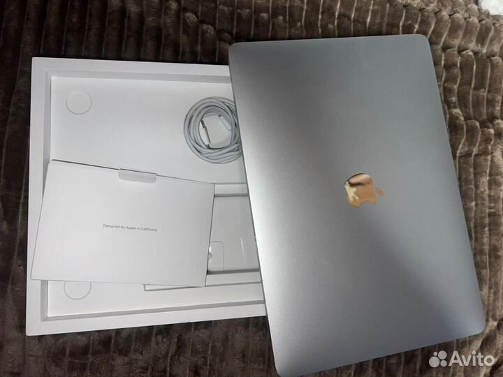 Macbook pro 13-inch, M1 2020 8/256