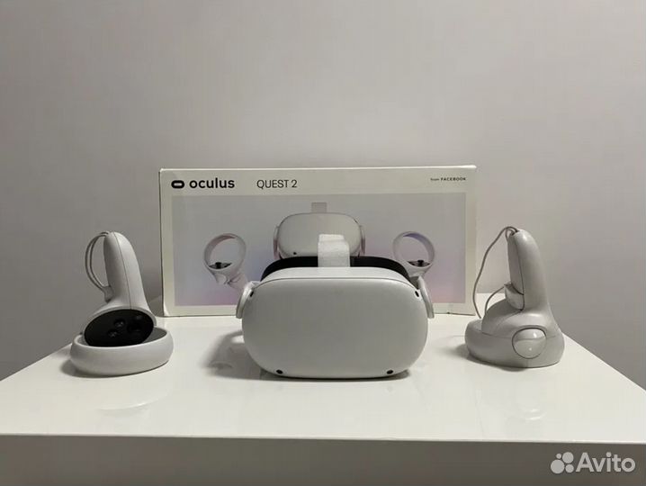 Oculus Quest 2 - Шлем виртуальной реальности