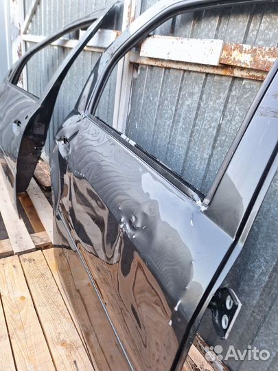 Дверь передняя левая и задняя правая