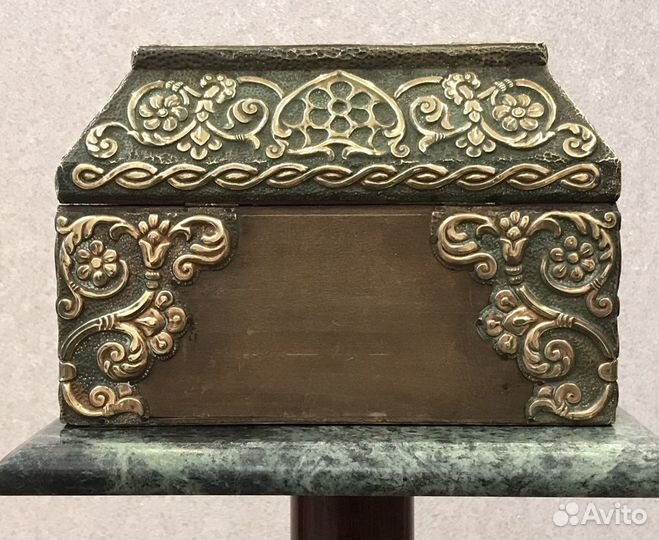 Старинная шкатулка Ларец