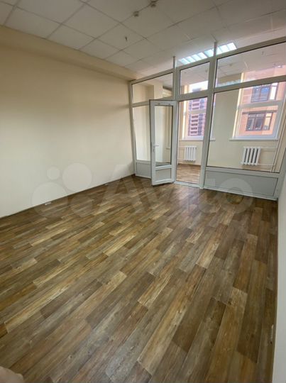 Аренда целого этажа офисных помещений в центре гор