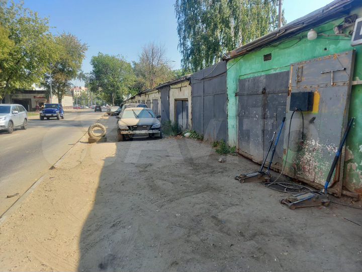 Гараж, > 30 м²