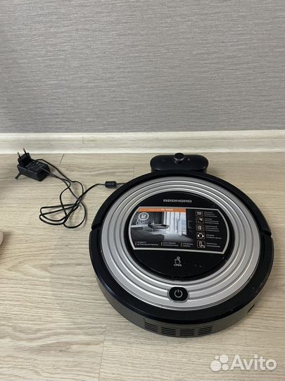 Робот пылесос redmond