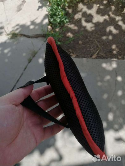 Подголовник детский, 18х12 см, отличное состояние