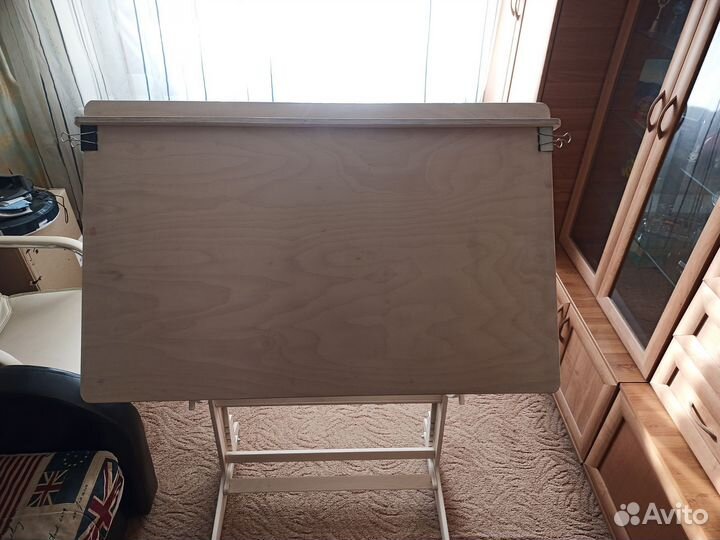 Стол для художественных и чертежных работ