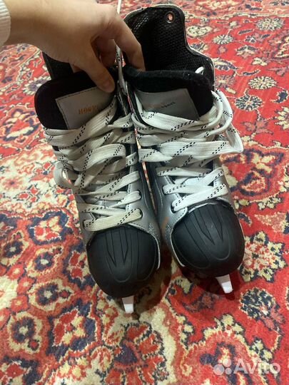 Коньки хоккейные