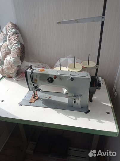 Промышленная швейная машинка 1022м-продажа/обмен