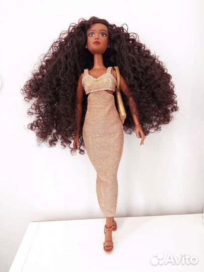 Кукла типа барби Naturalistas Dayna