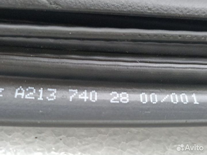 Уплотнитель багажника задний Mercedes-Benz E-Class