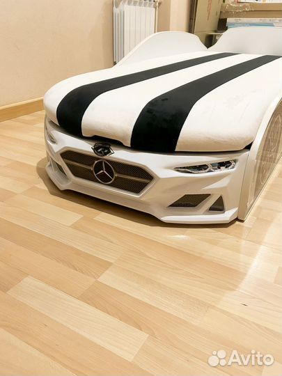 Детская кроватка машинка