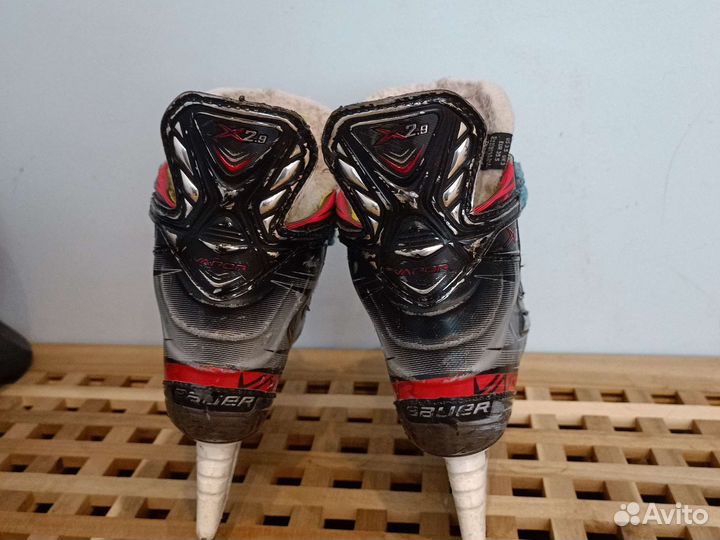 Хоккейные коньки bauer vapor x2. 9