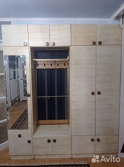 Прихожая б/у