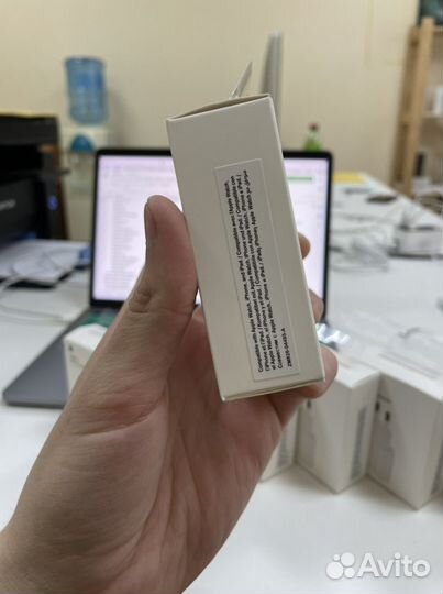 Зарядное устройство Apple USB-C 20w