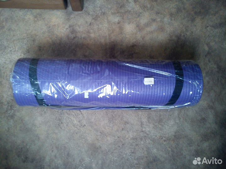 Коврик для занятий спортом новый