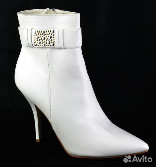 Белые полусапожки