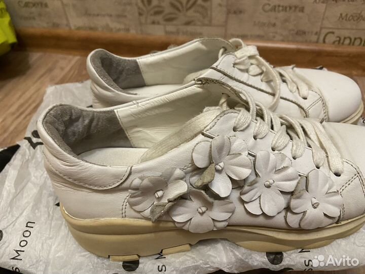 Кроссовки женские 37