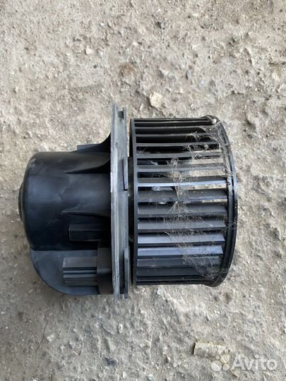 Моторчик печки передний Фольксваген Шаран 1