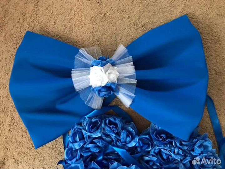 Свадебное украшение на машину