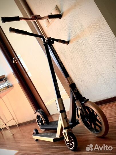 Трюковой самокат tech team duker 303