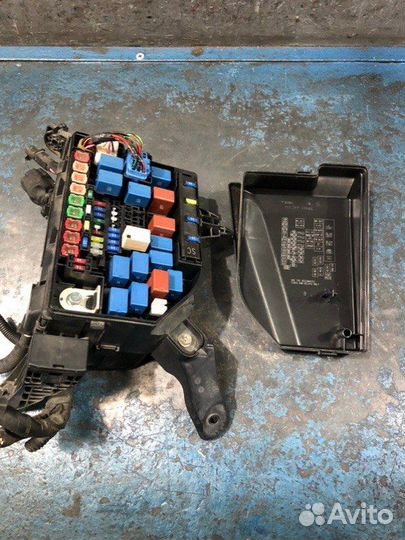 Блок предохранителей Suzuki Kizashi RE