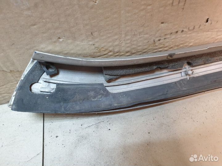 Молдинг лобового стекла правый Mercedes Benz W140