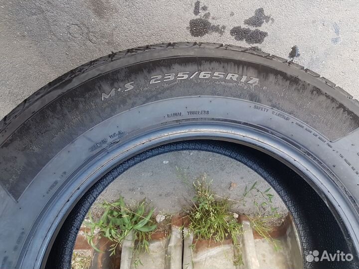 Douglas All Season 235/65 R17