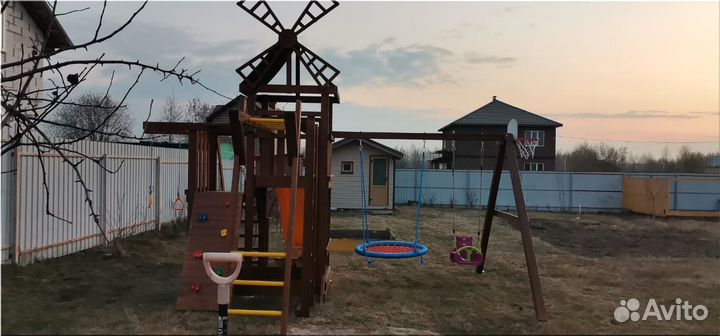 Детская площадка для лета и зимы