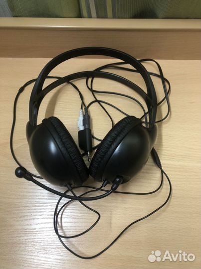 Наушники с микрофоном