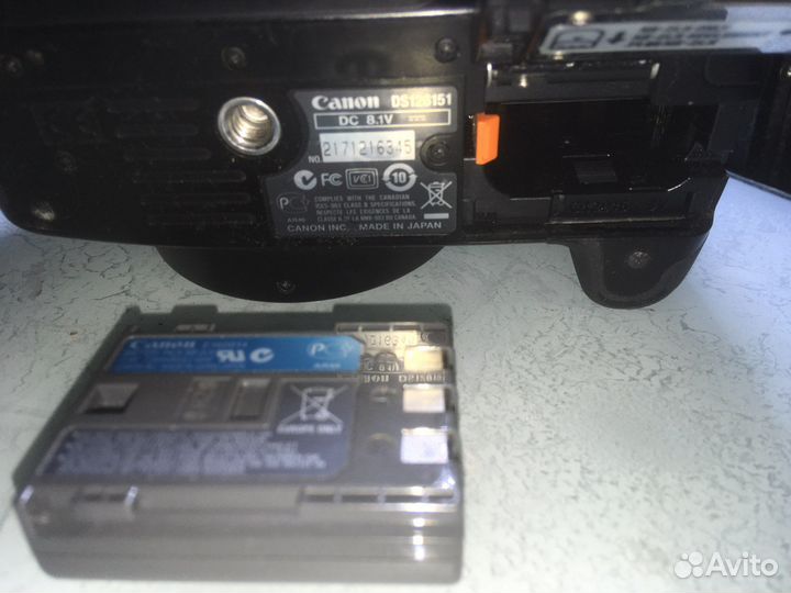 Зеркальный фотоаппарат Canon EOS Redel XTI (400D)